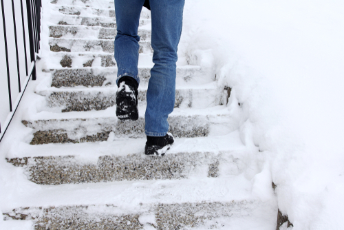 Risk of slipping when climbing stairs in winter.